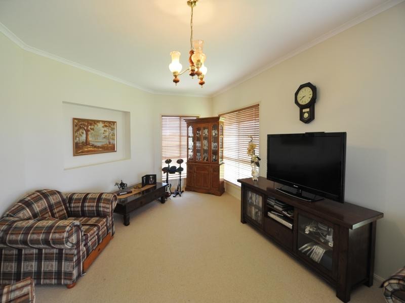 22 Oestreich Road, Wellcamp QLD 4350