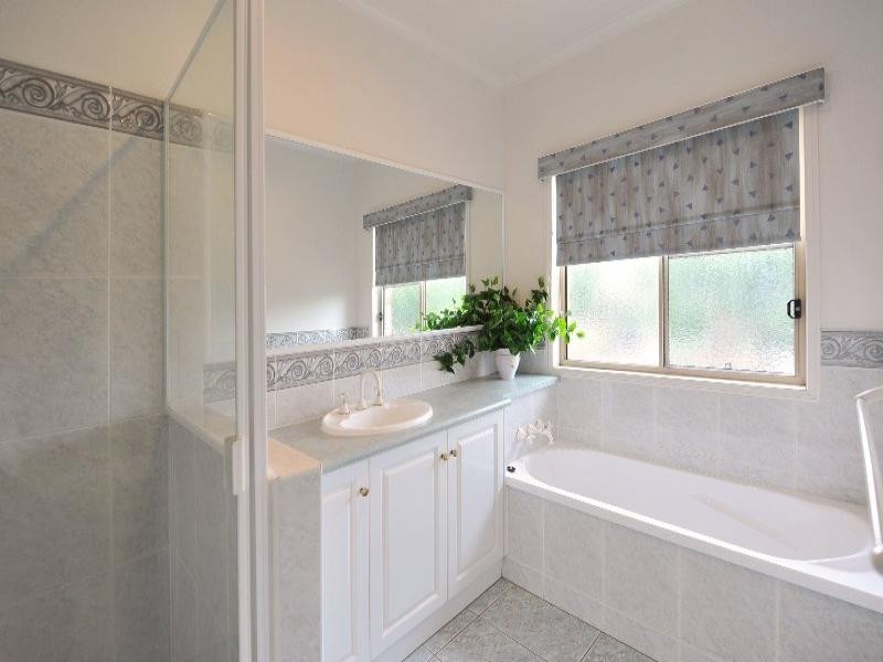 22 Oestreich Road, Wellcamp QLD 4350