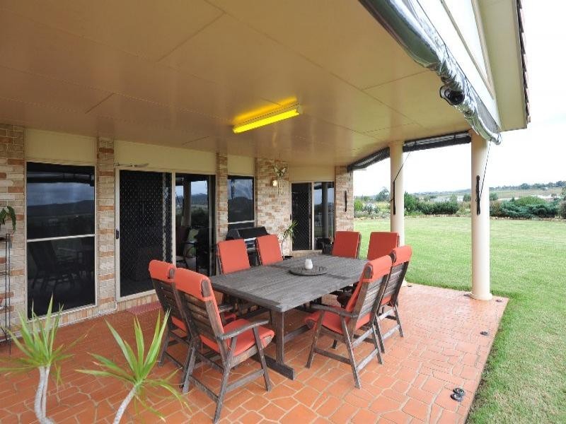 22 Oestreich Road, Wellcamp QLD 4350