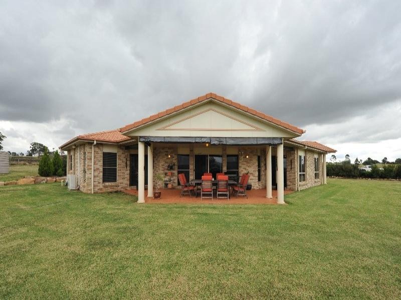 22 Oestreich Road, Wellcamp QLD 4350