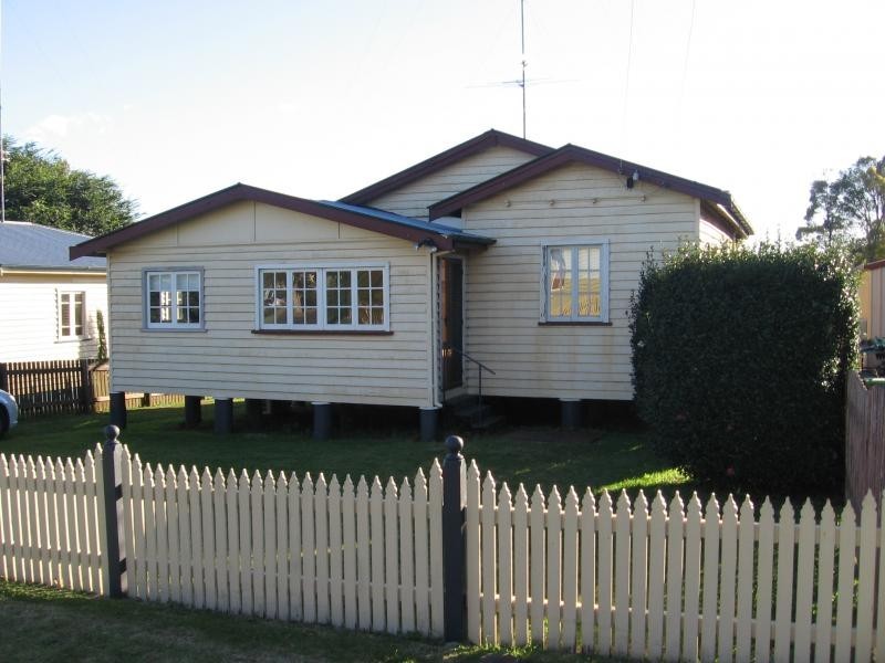 39 Suffolk Street, East Toowoomba QLD 4350