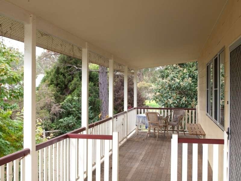 3 William Street, Crows Nest QLD 4355