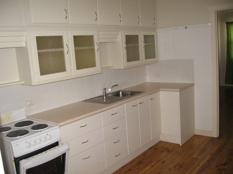 B/7 Hursley Road, Newtown QLD 4350