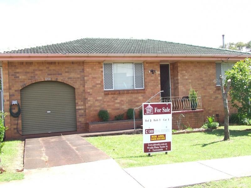 193 North Street, Rockville QLD 4350