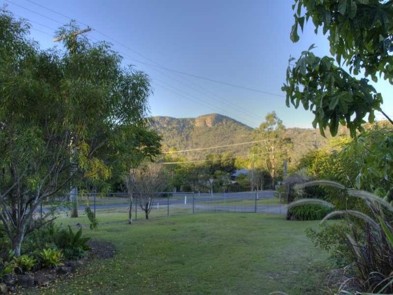 35 Mack Street, Esk QLD 4312