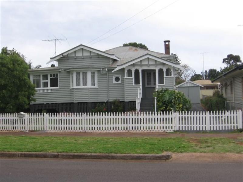 44 Taylor Street, Newtown QLD 4350