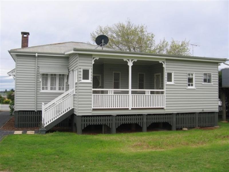 44 Taylor Street, Newtown QLD 4350