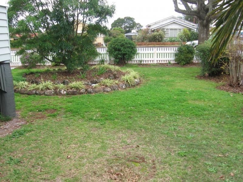 44 Taylor Street, Newtown QLD 4350