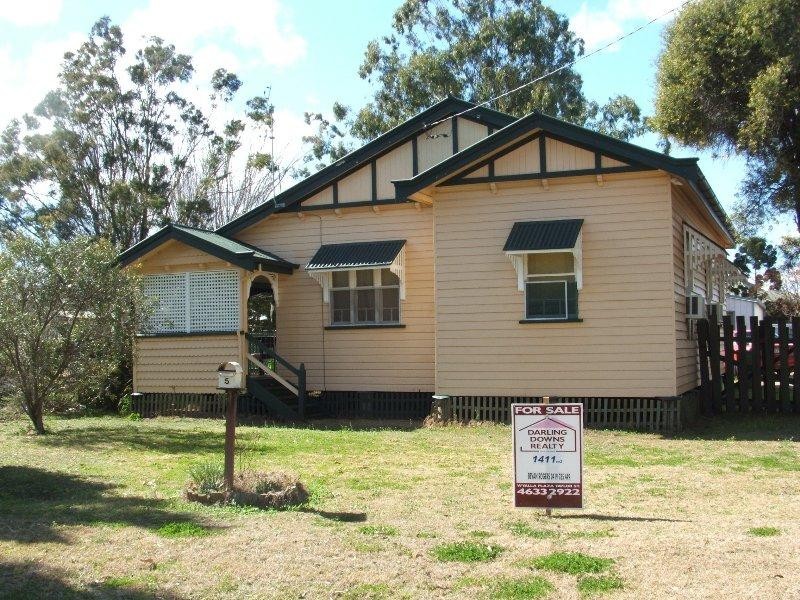 5 York Street, Oakey QLD 4401
