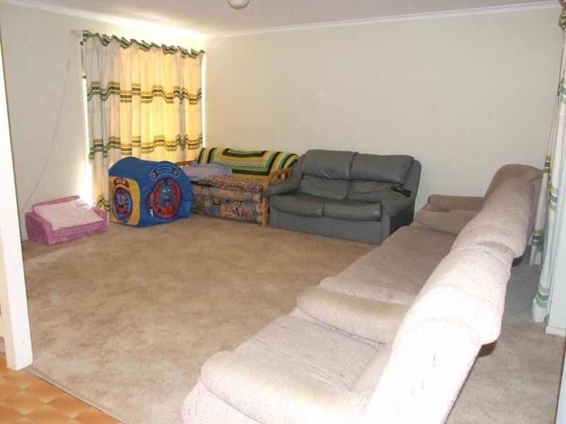 18 Jean Rd, Morayfield QLD 4506