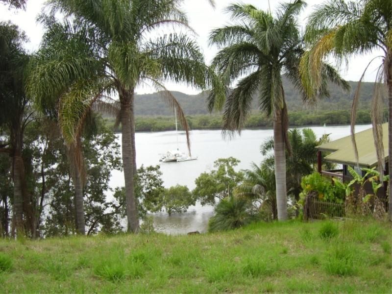 6 Schooner Street, Russell Island QLD 4184