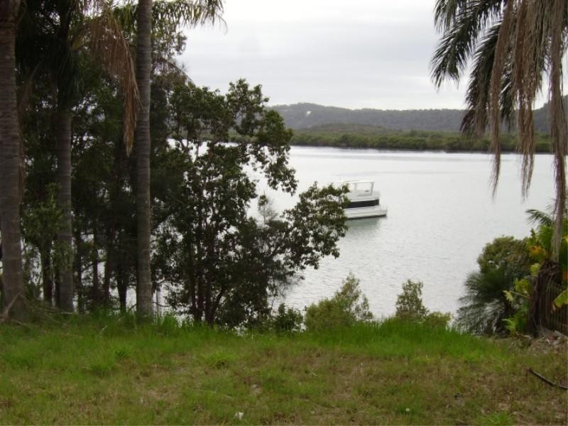 6 Schooner Street, Russell Island QLD 4184