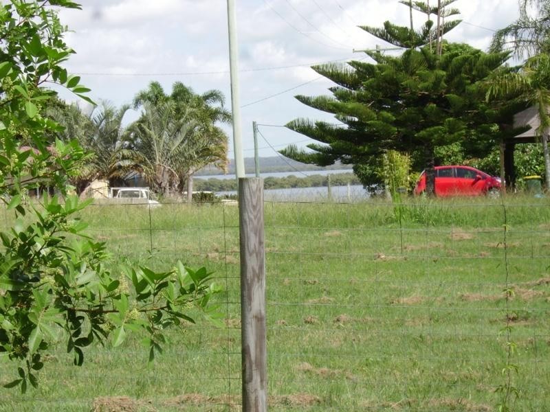 9 Panorama Av, Russell Island QLD 4184