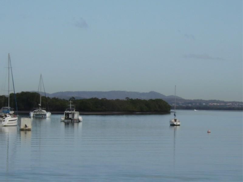 9 Panorama Av, Russell Island QLD 4184