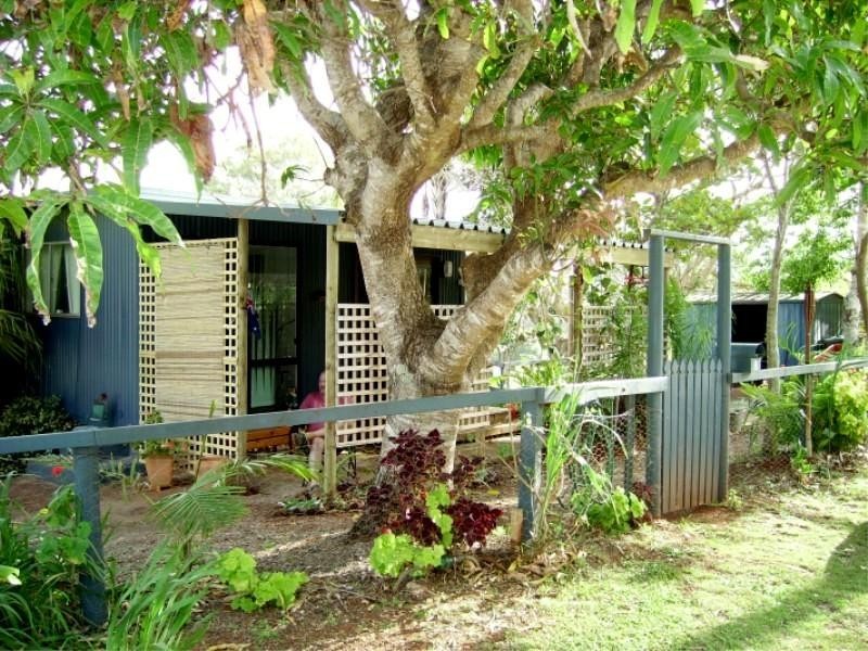 2 Aimeo Esplanade, Russell Island QLD 4184