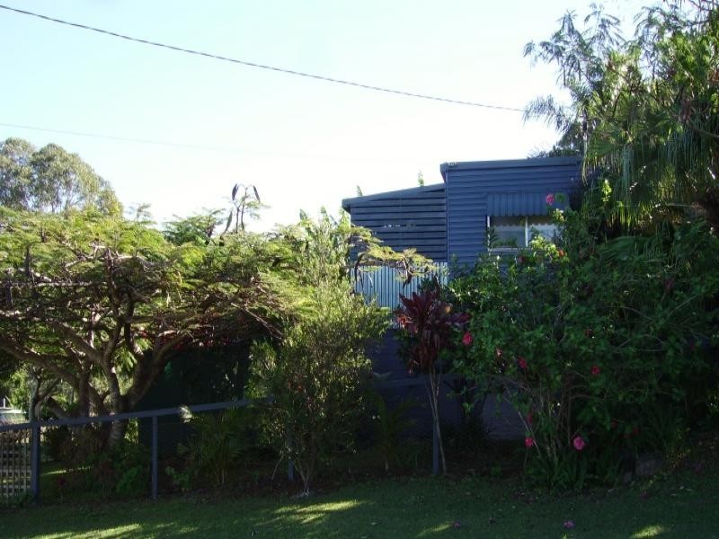 2 Aimeo Esplanade, Russell Island QLD 4184