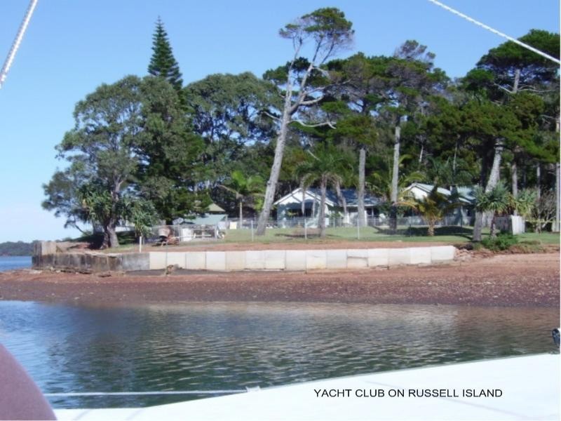 2 Aimeo Esplanade, Russell Island QLD 4184