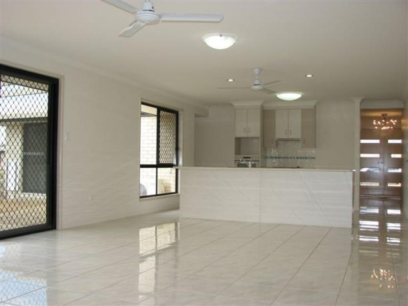 4 Kerrie Meares Cr, Gracemere QLD 4702