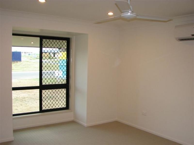 4 Kerrie Meares Cr, Gracemere QLD 4702