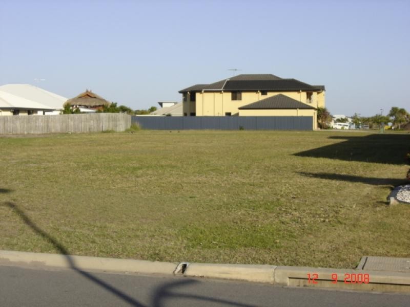 35 Raptor Pde, Banksia Beach QLD 4507