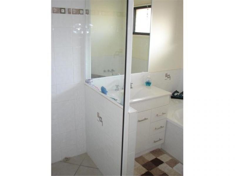 8 Isabel Court, Gracemere QLD 4702