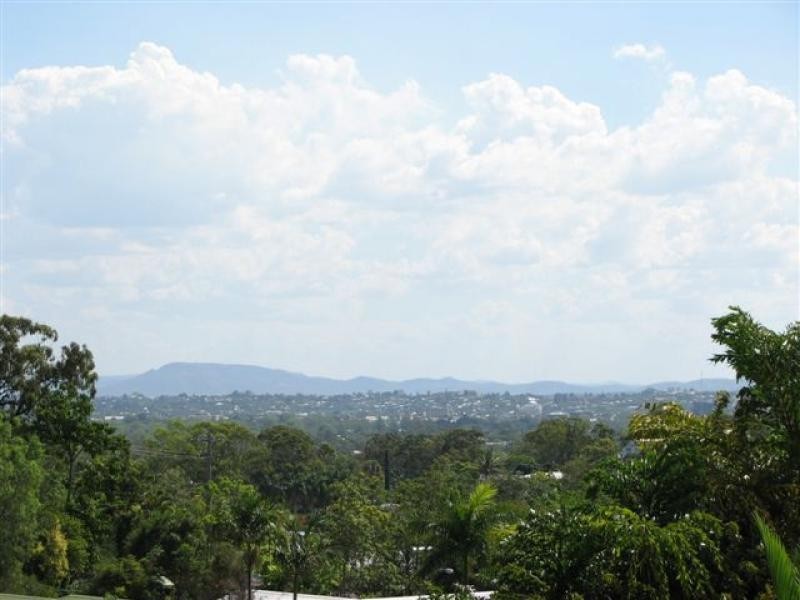 9 Hansen St, Frenchville QLD 4701