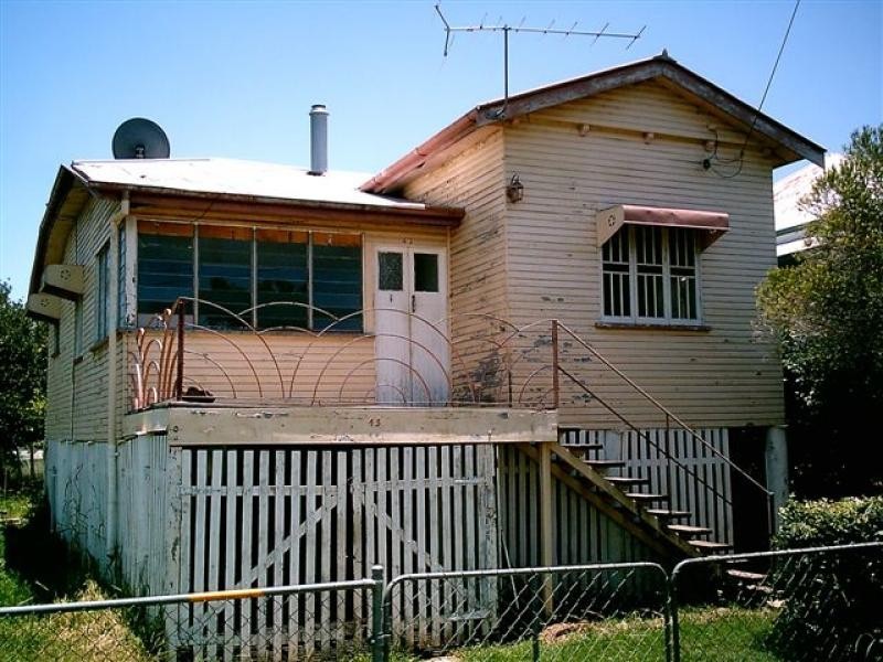 43 Dee St, Mount Morgan QLD 4714