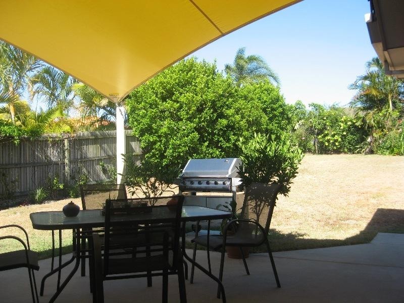 26 Headsail Dr, Banksia Beach QLD 4507