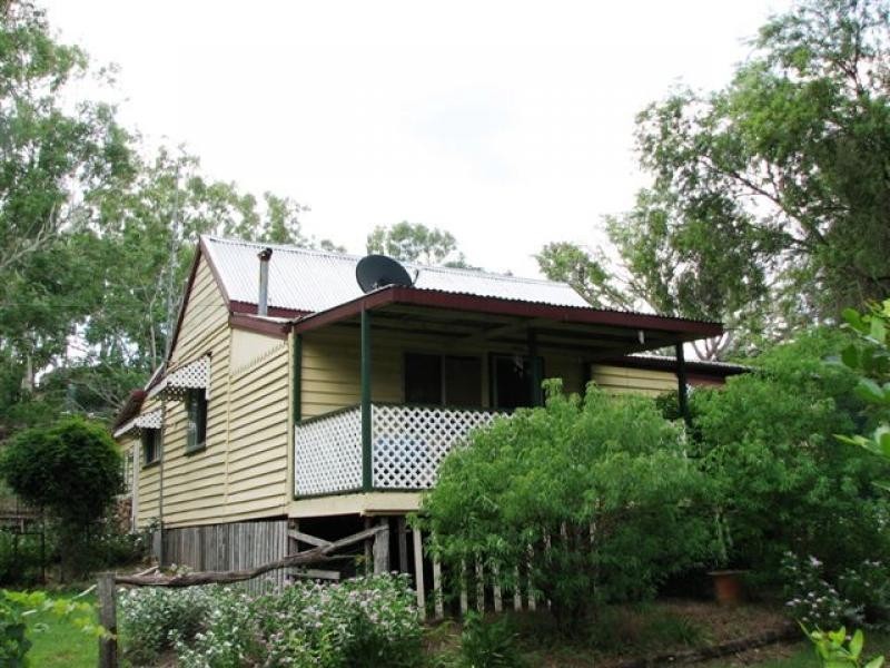 160 East St, Mount Morgan QLD 4714