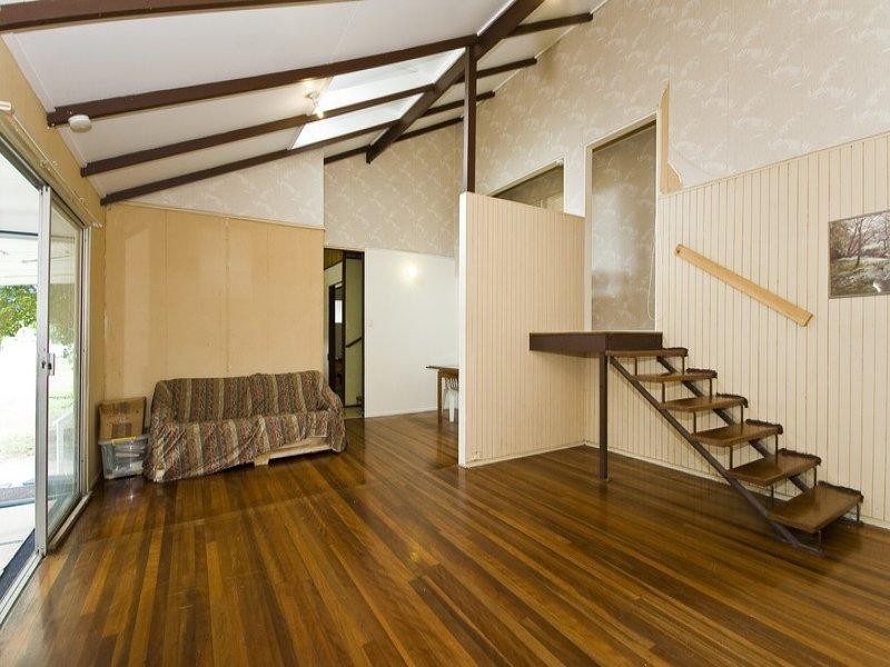 3 Evelyn Rd, Wynnum West QLD 4178