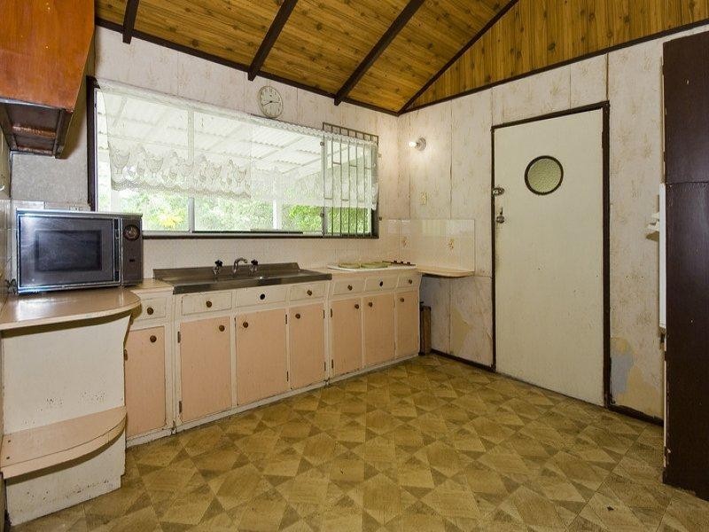 3 Evelyn Rd, Wynnum West QLD 4178