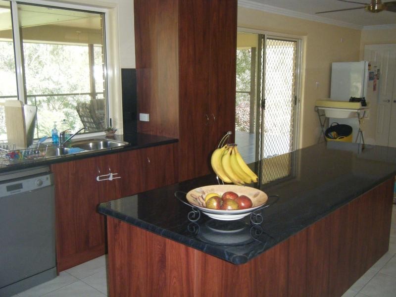 16 Barnes Court, Mount Crosby QLD 4306