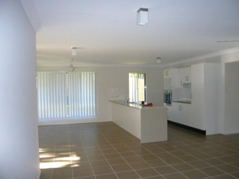 7 Conway, Riverview QLD 4303