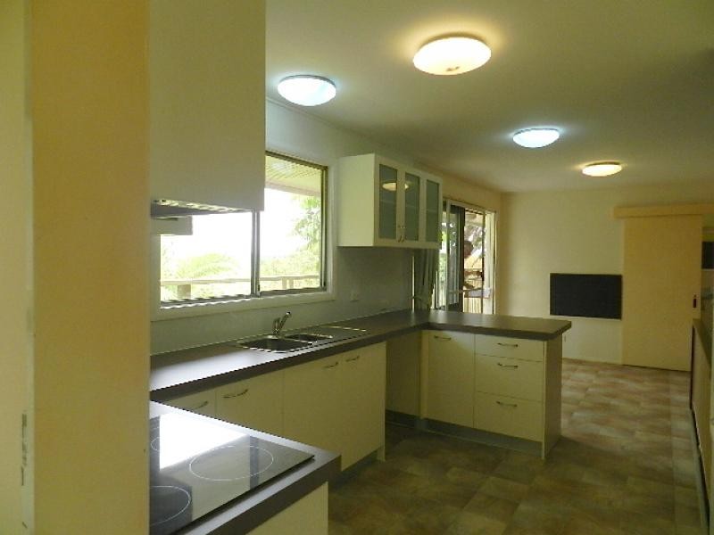 4 Gem Road, Kenmore QLD 4069
