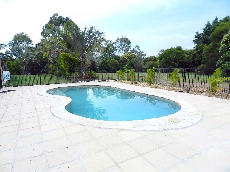 6 Doomba Place, Karalee QLD 4306