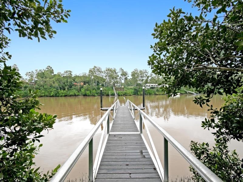73 Mt Ommaney Dr, Jindalee QLD 4074