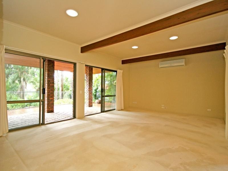 73 Mt Ommaney Dr, Jindalee QLD 4074