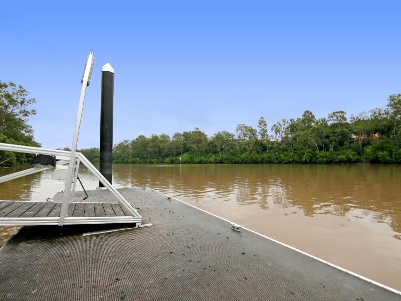 73 Mt Ommaney Dr, Jindalee QLD 4074