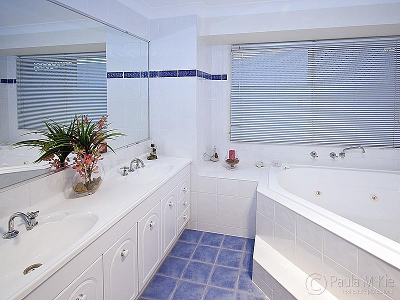 13 Moonbeam Street, Springfield Lakes QLD 4300