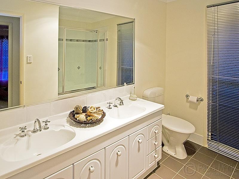 13 Moonbeam Street, Springfield Lakes QLD 4300