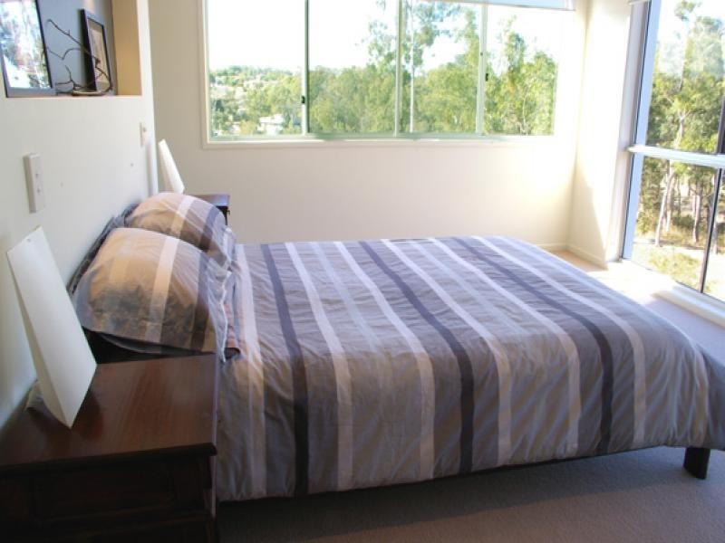 6 Alpinea Ct, Seventeen Mile Rocks QLD 4073