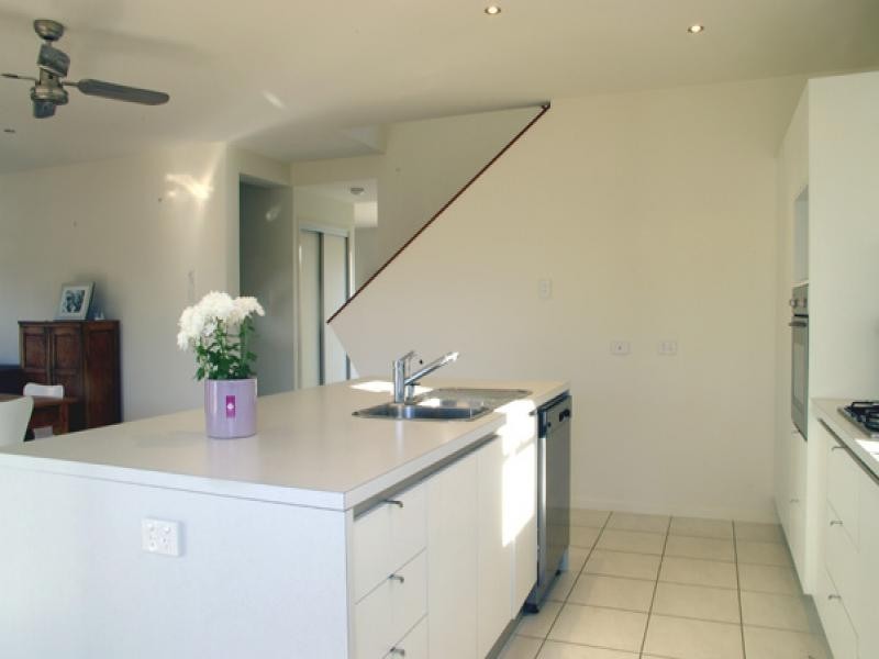 6 Alpinea Ct, Seventeen Mile Rocks QLD 4073