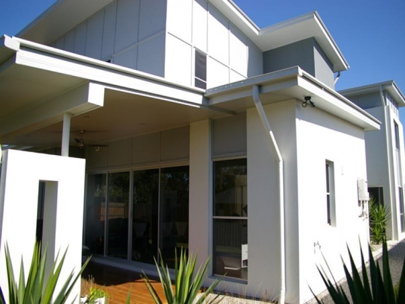 6 Alpinea Ct, Seventeen Mile Rocks QLD 4073