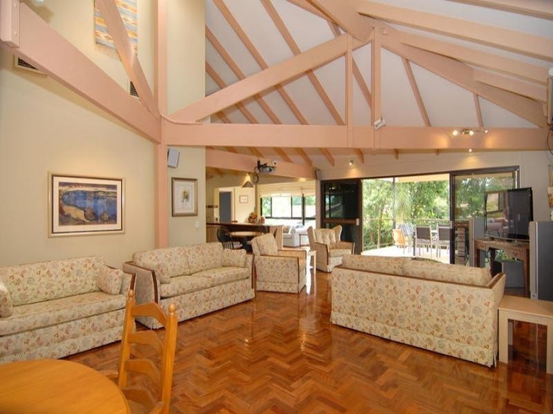 2 Wills Court, Mount Ommaney QLD 4074