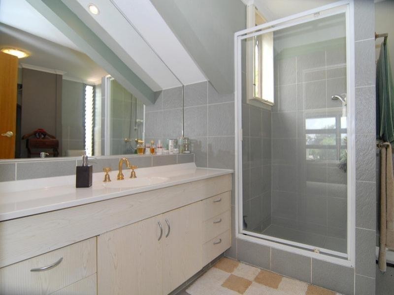 2 Wills Court, Mount Ommaney QLD 4074