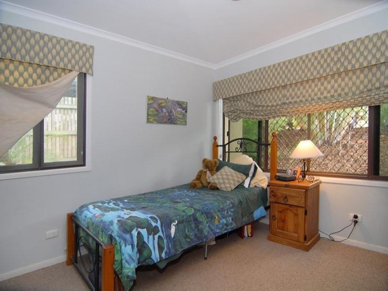 2 Wills Court, Mount Ommaney QLD 4074