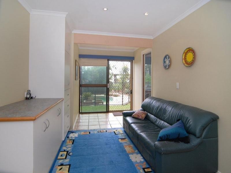 2 Wills Court, Mount Ommaney QLD 4074