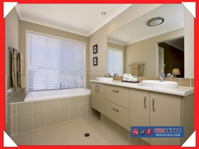 38 Jason Street, Sinnamon Park QLD 4073