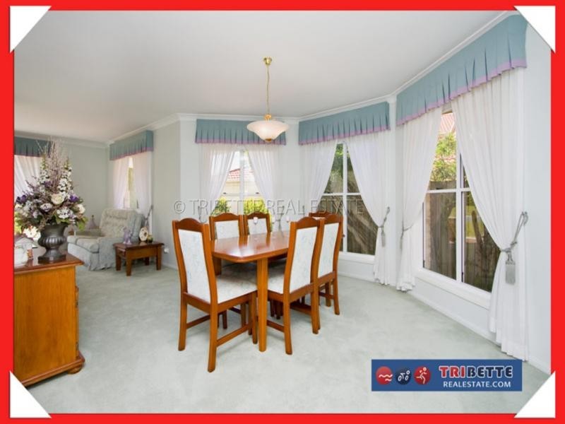 9 Mallery Street, Westlake QLD 4074