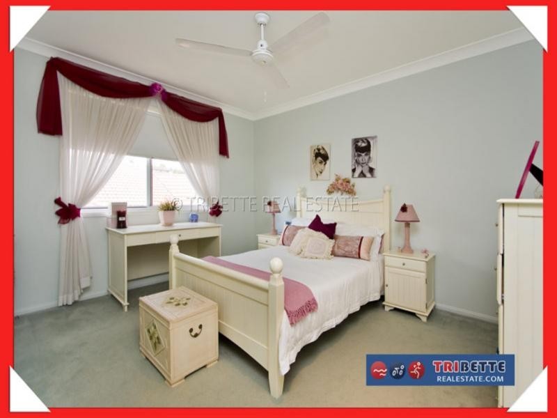 9 Mallery Street, Westlake QLD 4074